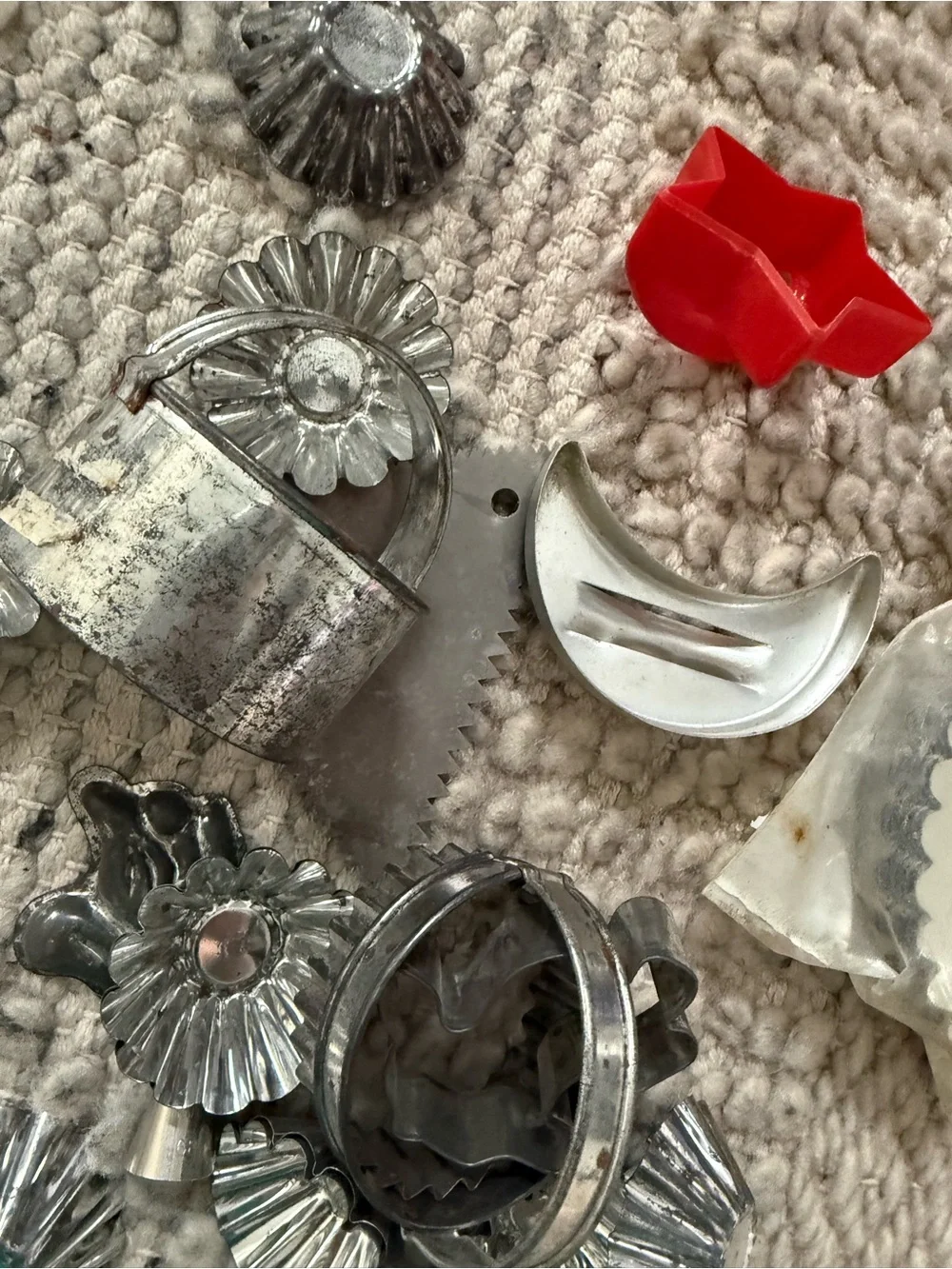Vintage Metal tart pastry molds 1972 new in package cream horn cases + extras